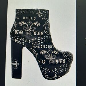 ISO too fast ouija boots 9